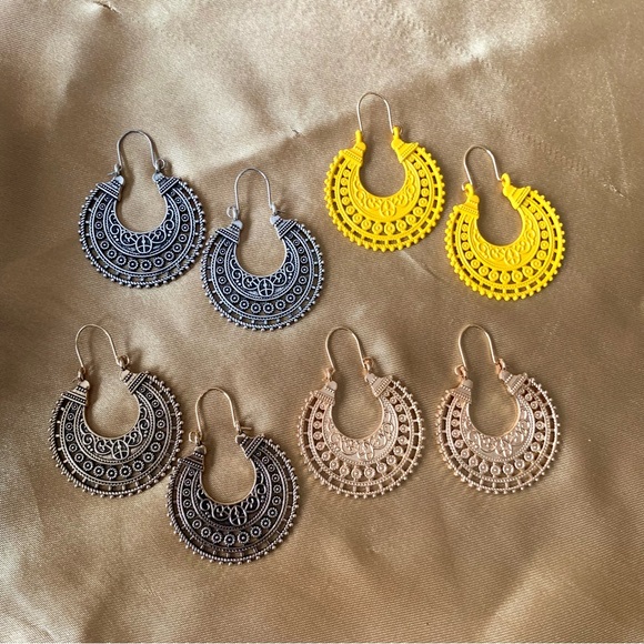 🌟2/$30🌟Boho Earrings / Antique Gold Mandala earrings/ Bohemian flower ea… - Picture 8 of 9